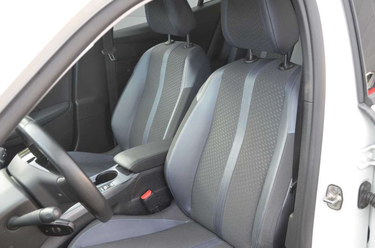 
                                                Voiture
                                                 Peugeot 2008 II 2020 1.5 bluehdi Allure s&s 110cv