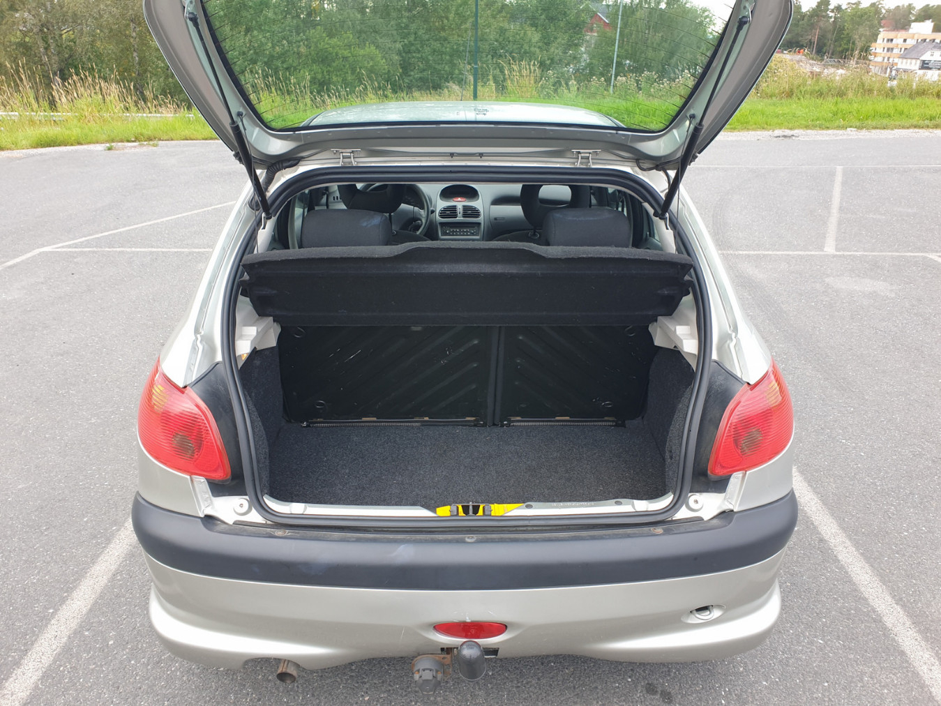 
                                                Voiture
                                                 Peugeot 206 1.1 XR