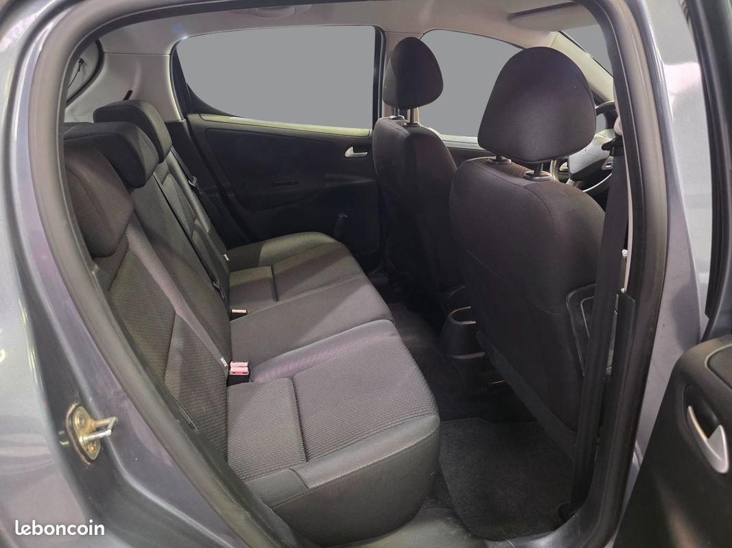 
                                                Voiture
                                                 PEUGEOT 207 - 1.6 Hdi 90 CV 99G - 4 CV