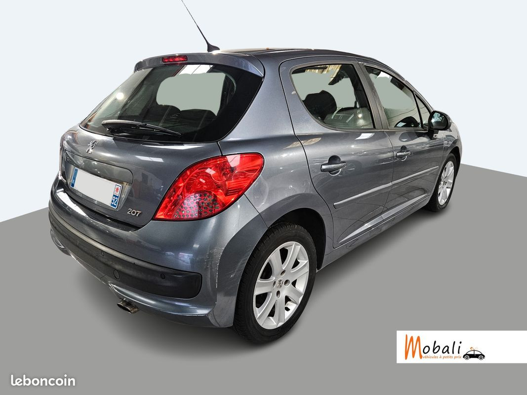 
                                                Voiture
                                                 PEUGEOT 207 - 1.6 HDi 90 CV PREMIUM PACK - 5 CV