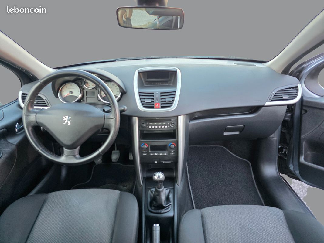 
                                                Voiture
                                                 PEUGEOT 207 - 1.6 HDi 90 CV STYLE - 5 CV