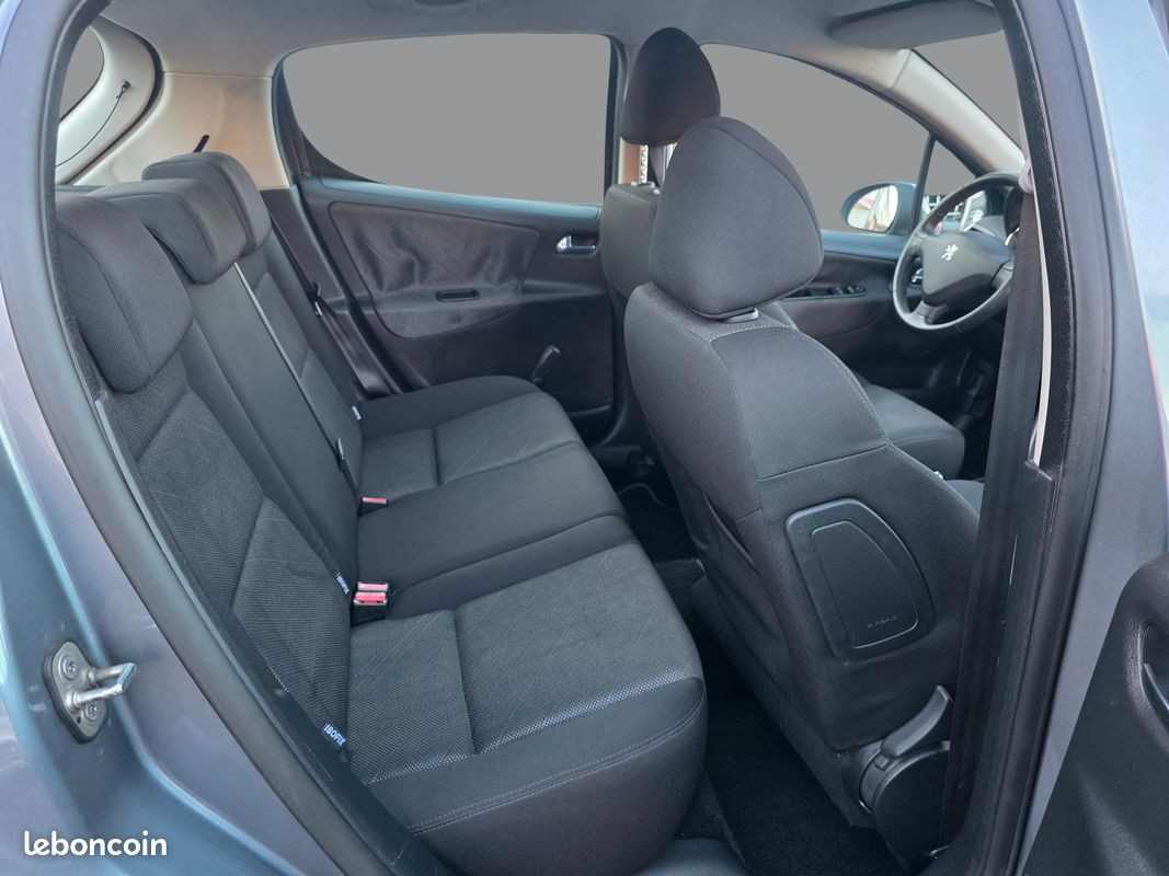 
                                                Voiture
                                                 PEUGEOT 207 - 1.6 HDi 90 CV STYLE - 5 CV