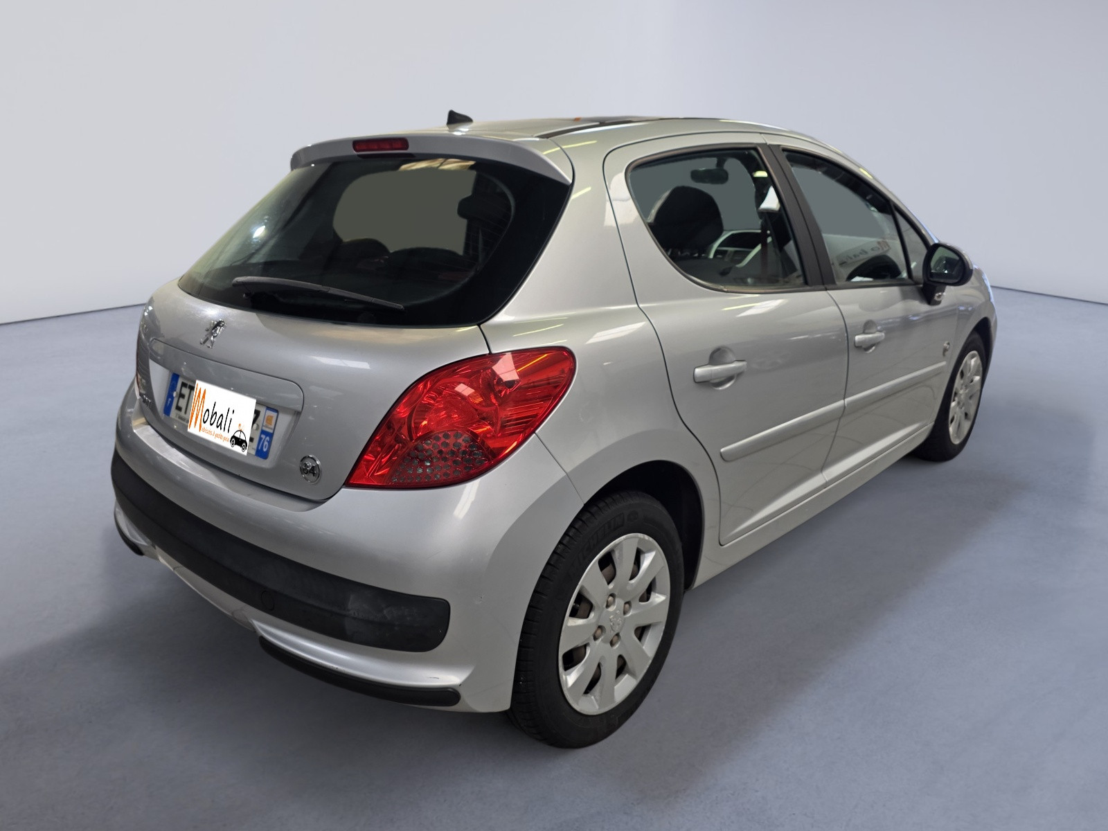 
                                                Voiture
                                                 Peugeot 207