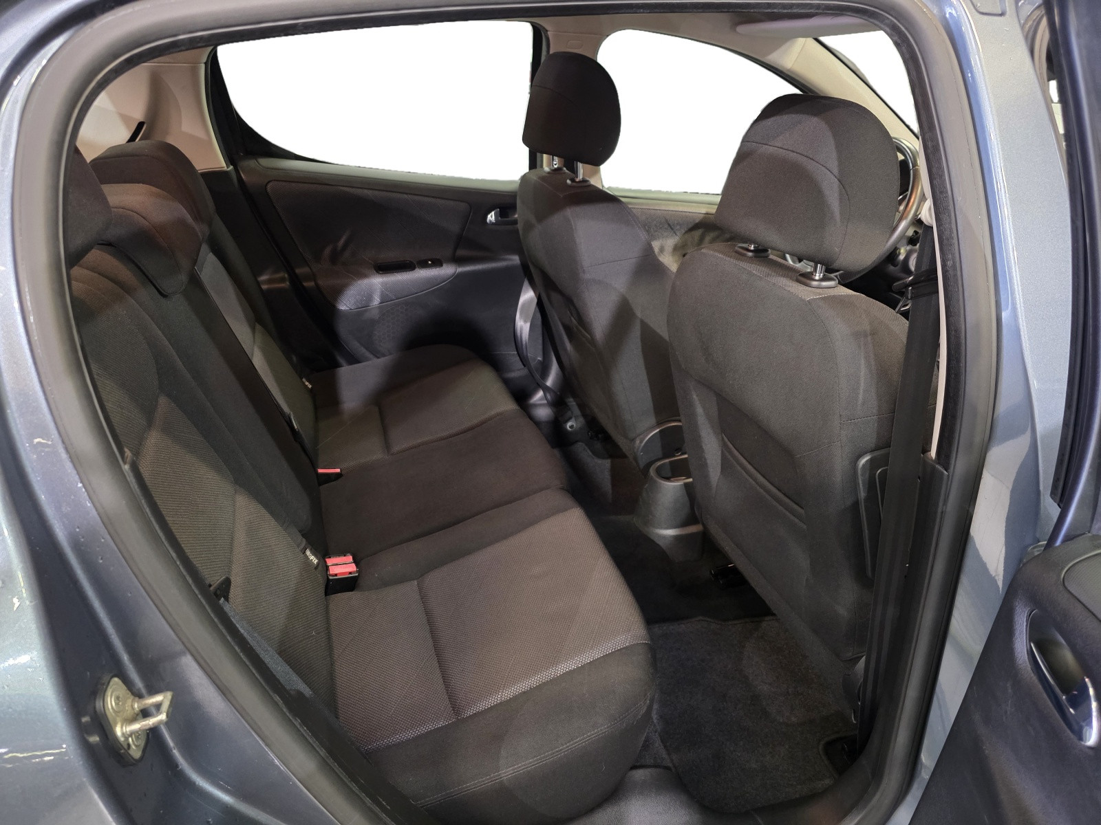 
                                                Voiture
                                                 Peugeot 207