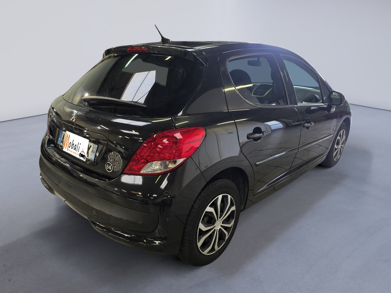 
                                                Voiture
                                                 Peugeot 207