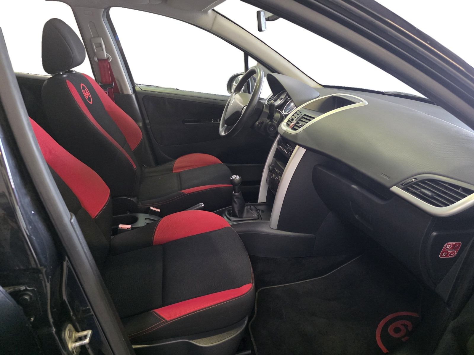 
                                                Voiture
                                                 Peugeot 207