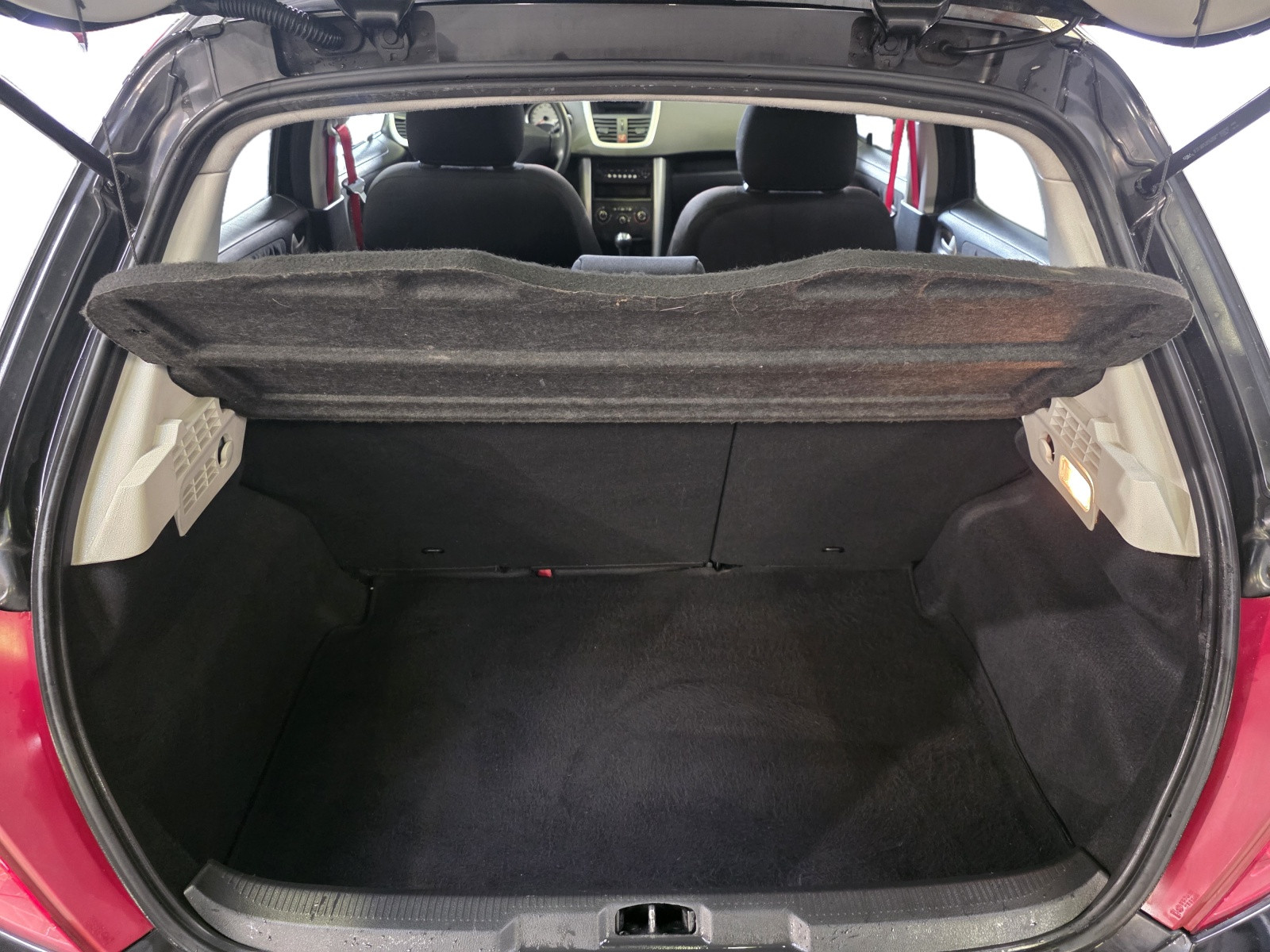 
                                                Voiture
                                                 Peugeot 207