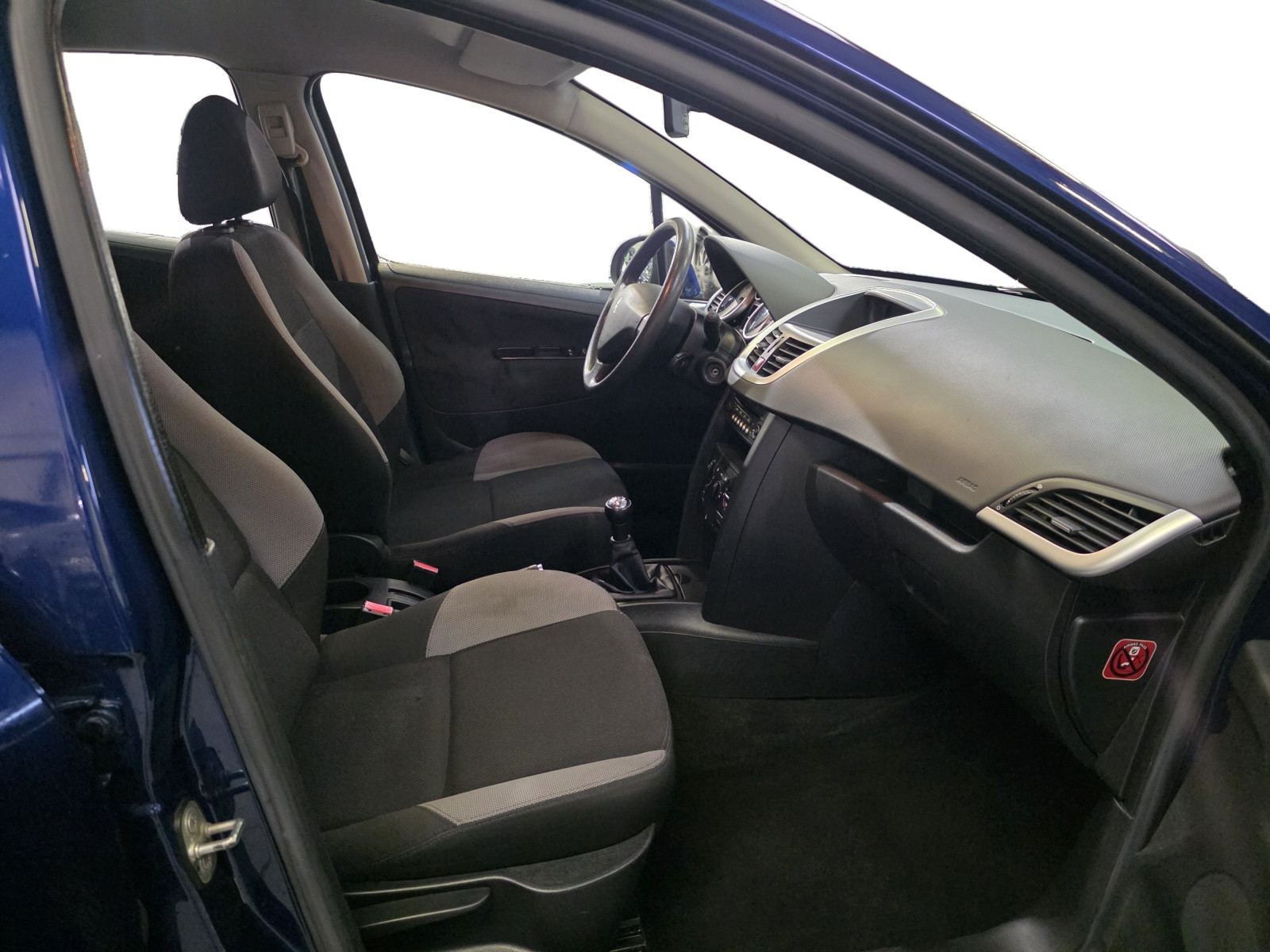 
                                                Voiture
                                                 Peugeot 207