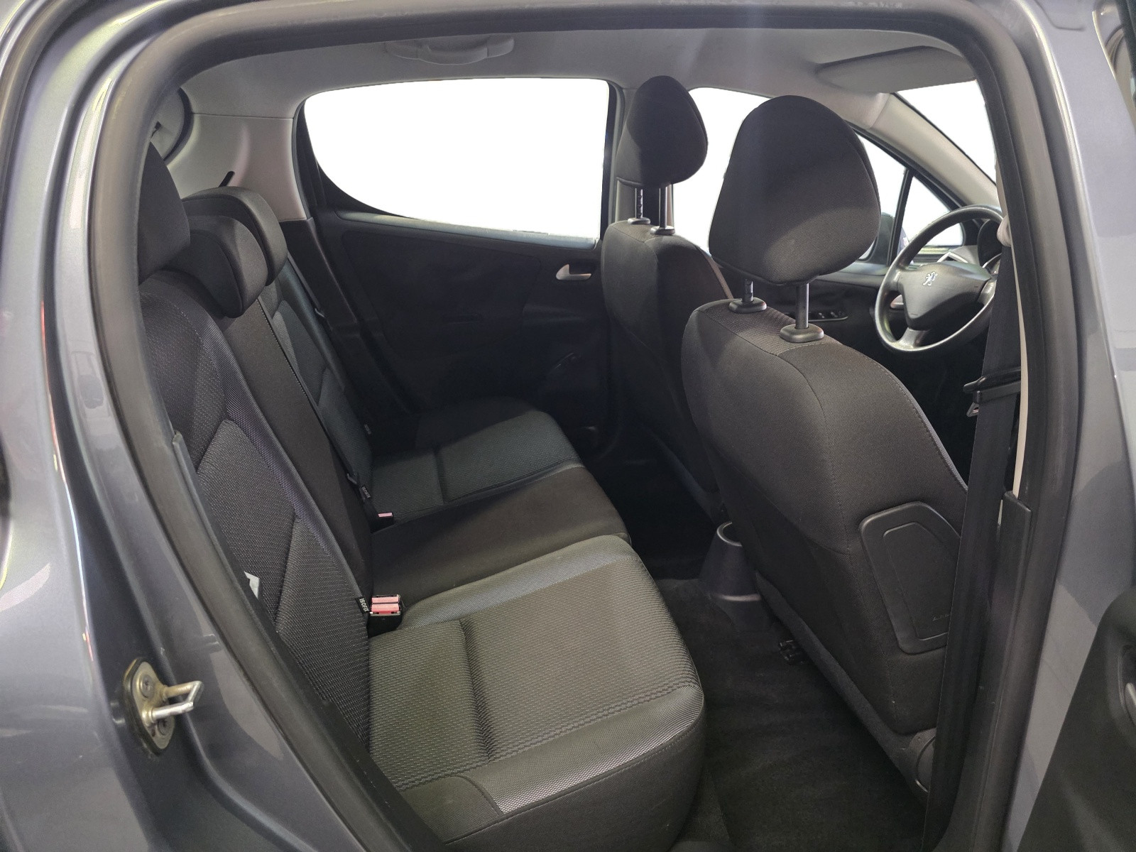 
                                                Voiture
                                                 Peugeot 207