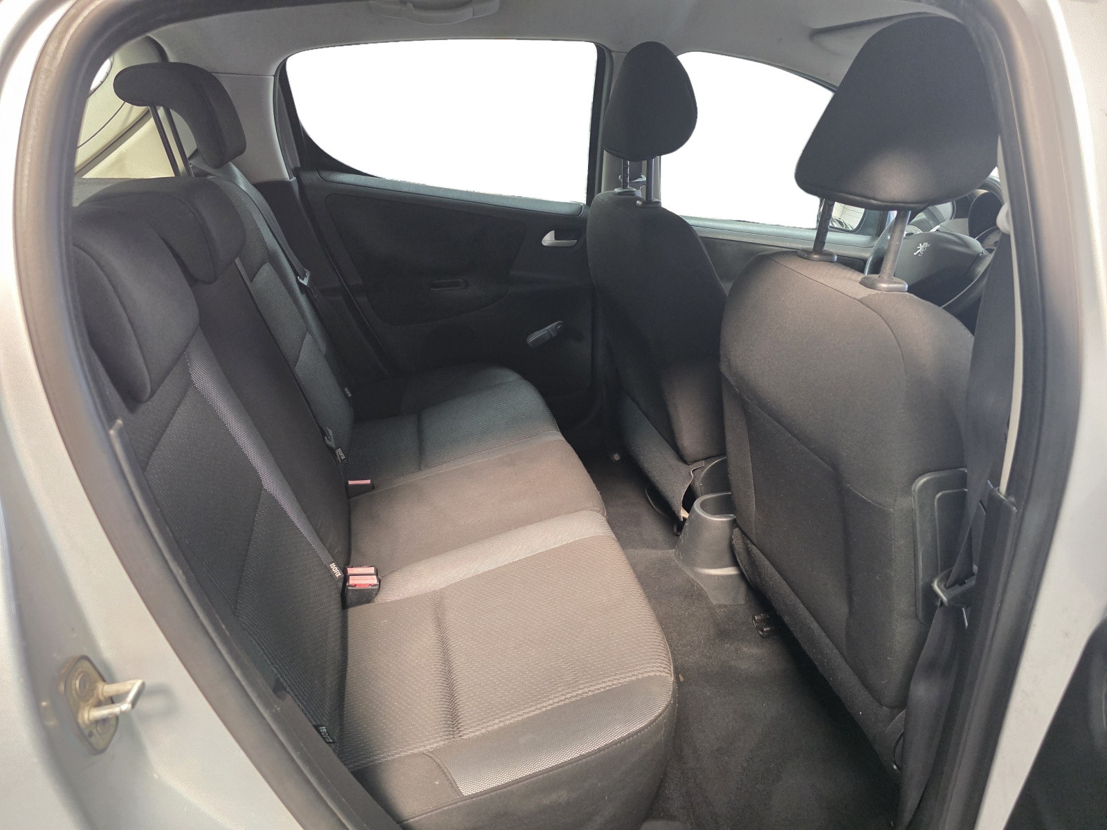 
                                                Voiture
                                                 Peugeot 207