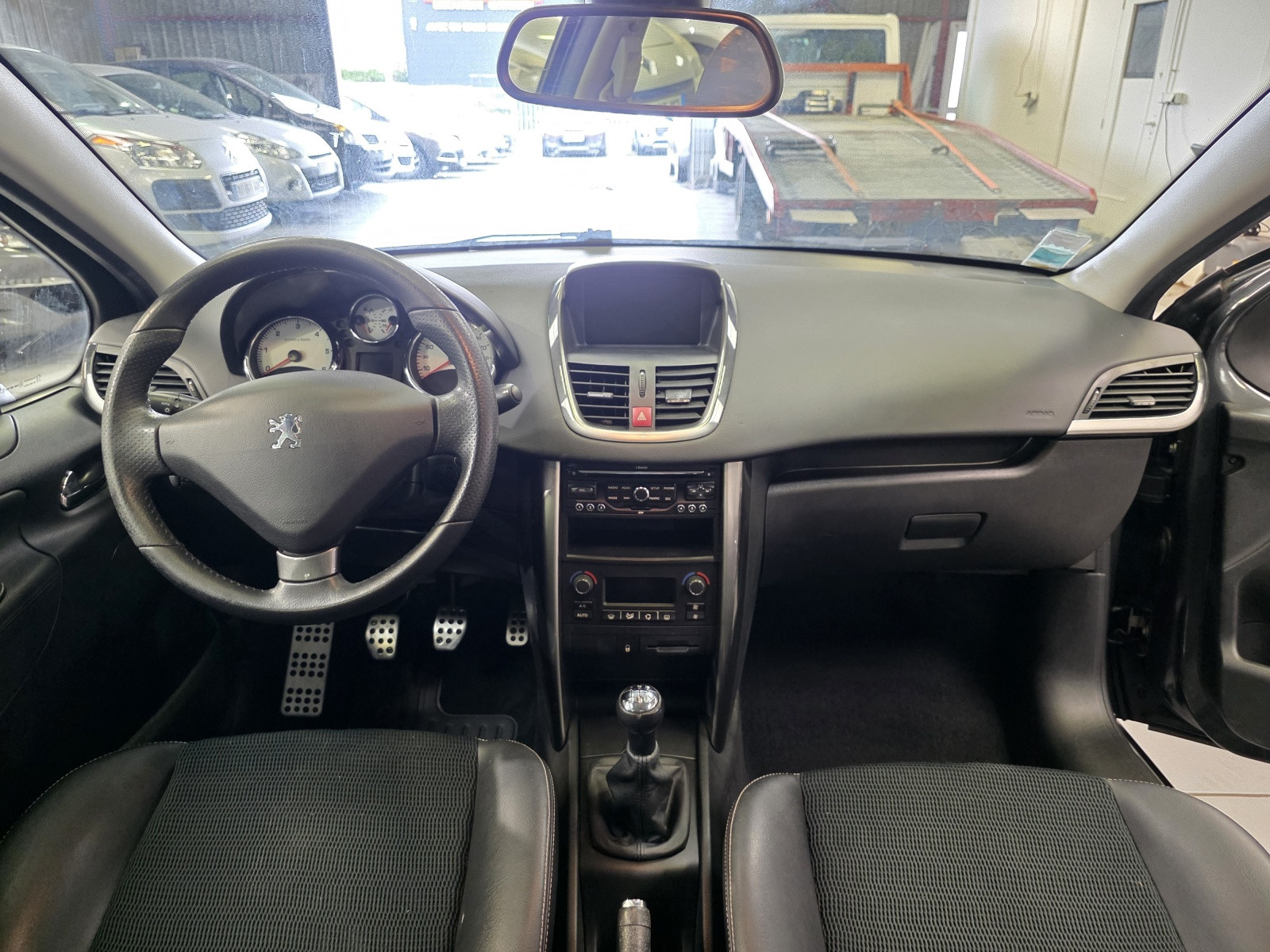 
                                                Voiture
                                                 Peugeot 207