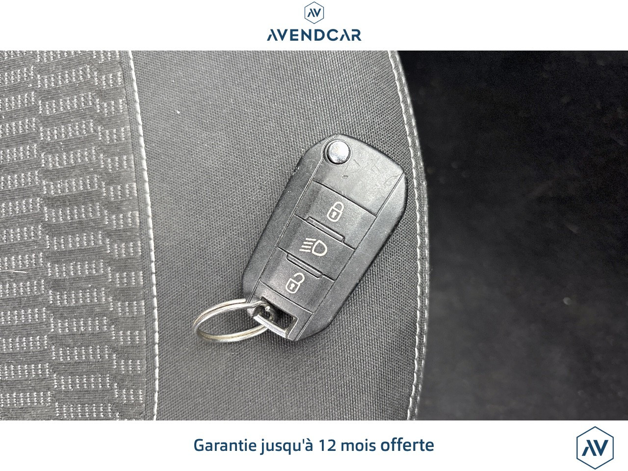 
                                                Voiture
                                                 Peugeot 208 1.5 BLUEHDI 100 S&S ACTIVE