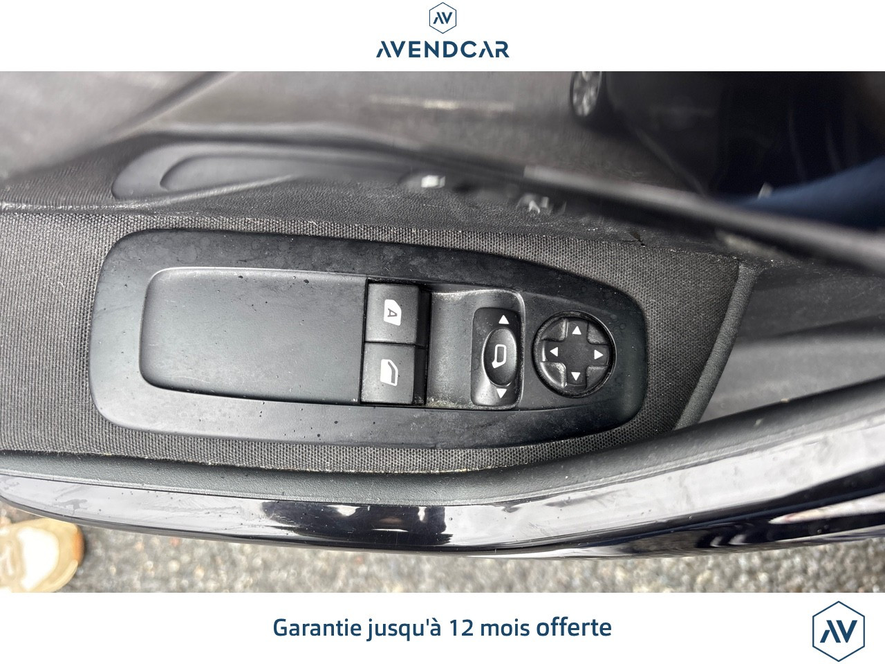 
                                                Voiture
                                                 Peugeot 208 1.5 BLUEHDI 100 S&S ACTIVE