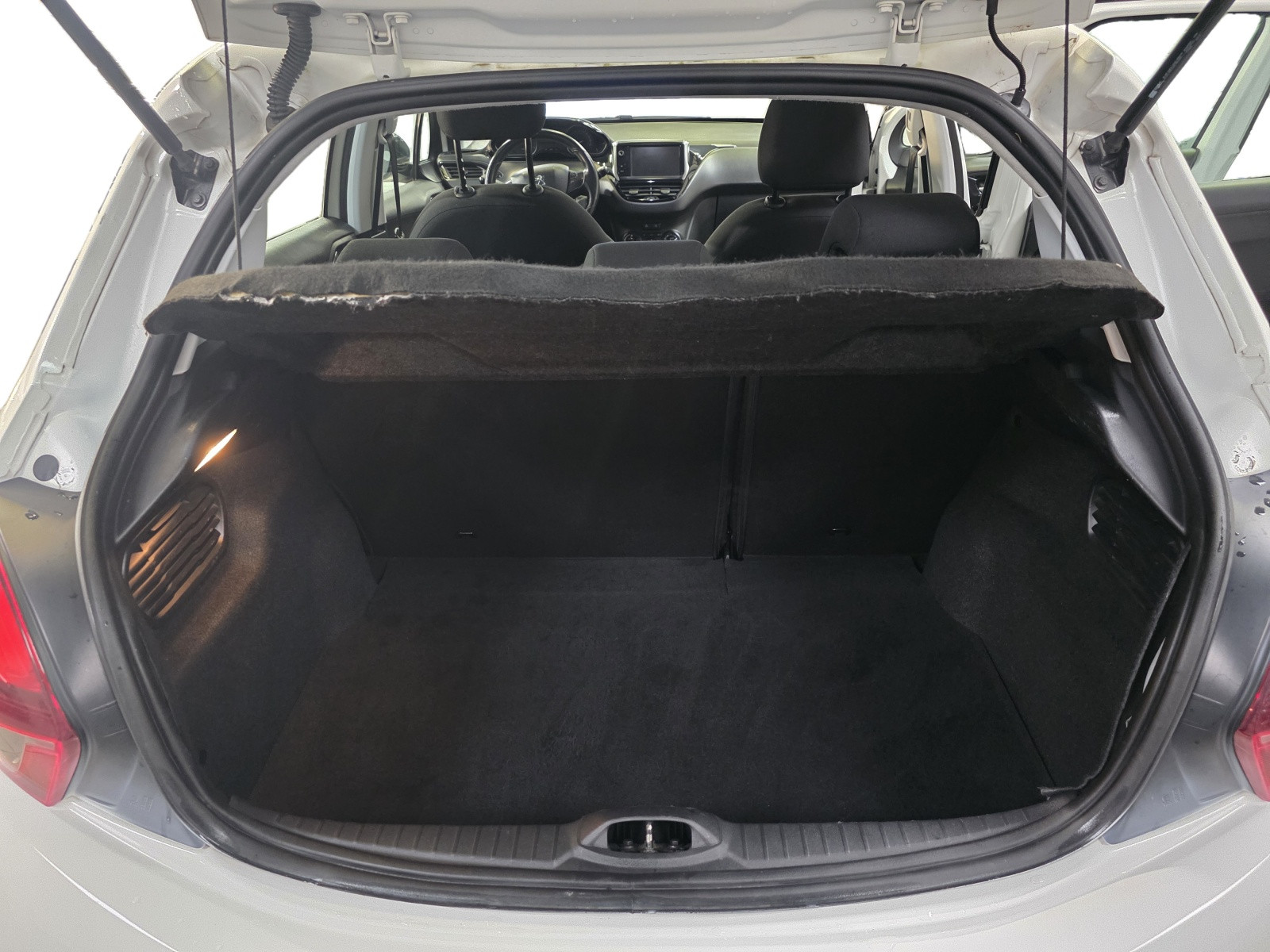 
                                                Voiture
                                                 PEUGEOT 208 - 1.6 Blue-HDi 100 CV BUSINESS R'