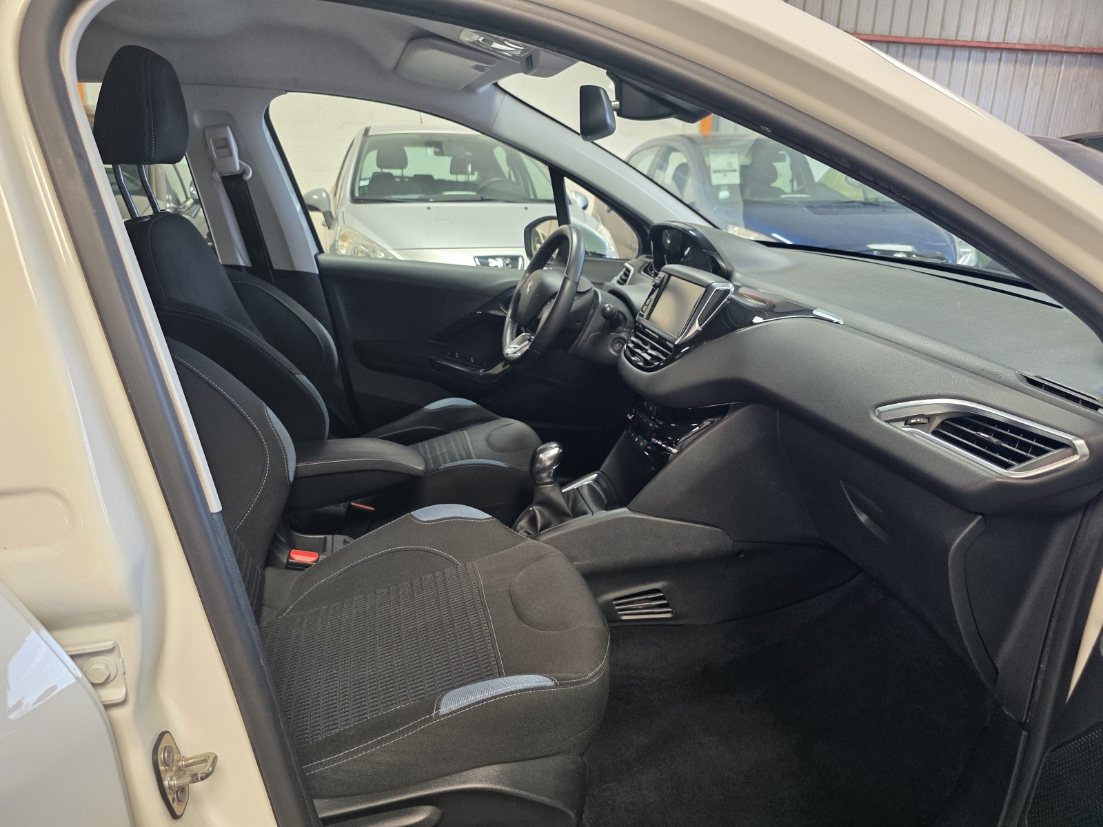 
                                                Voiture
                                                 PEUGEOT 208 - 1.6 HDi 92 CV BUSINESS PACK - 4 CV