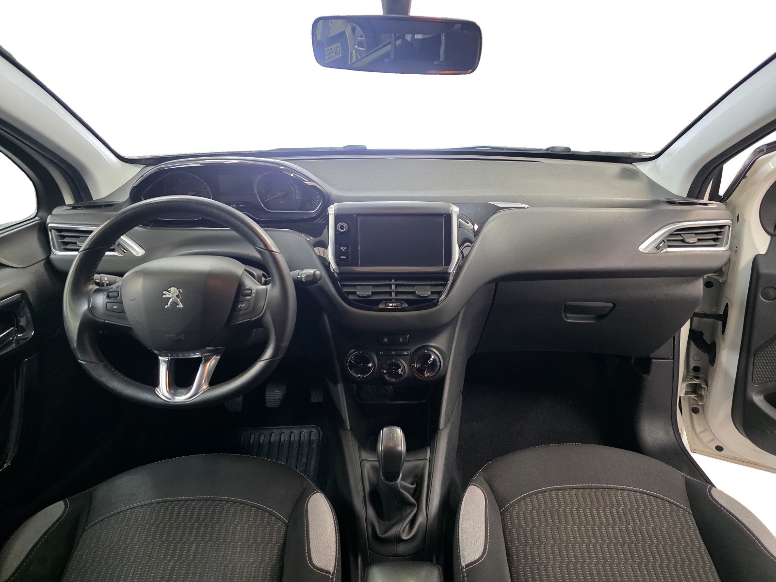 
                                                Voiture
                                                 Peugeot 208