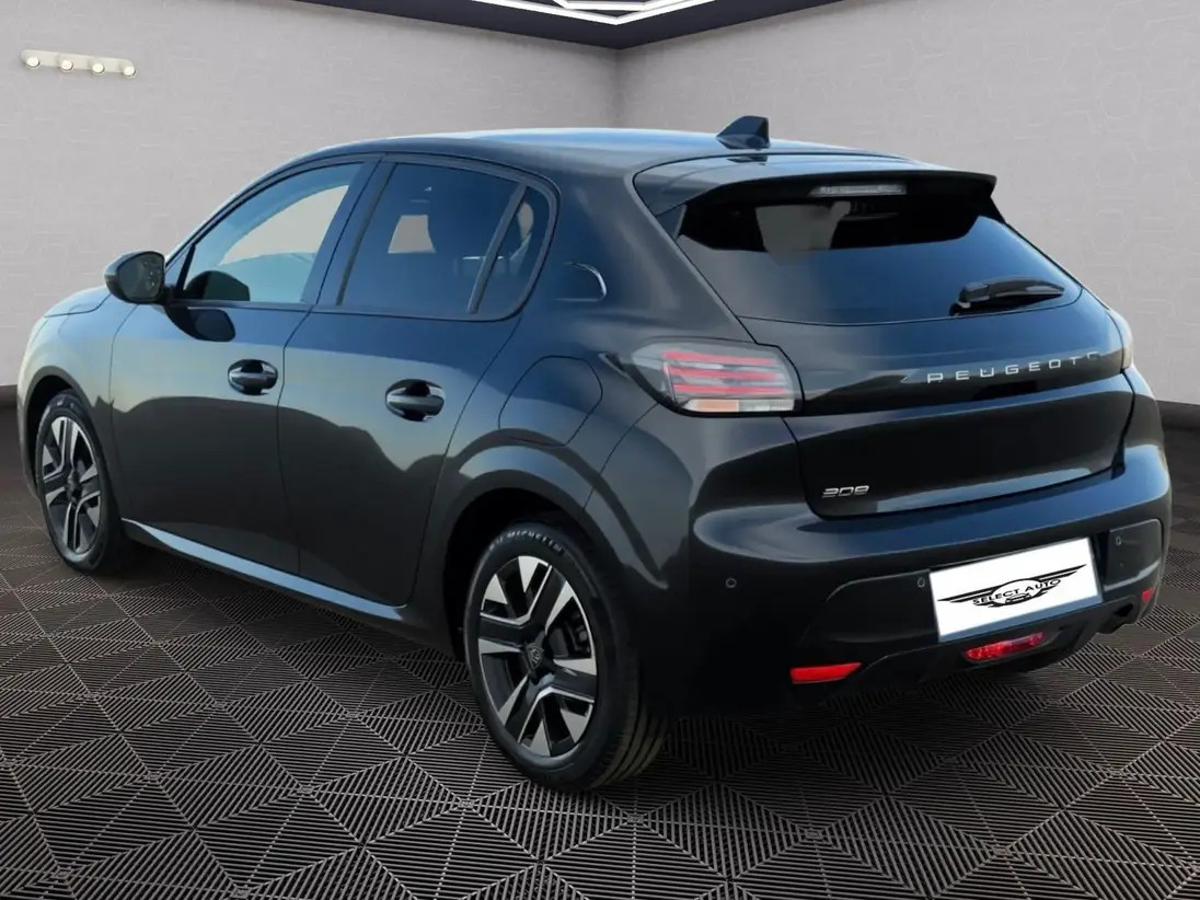 
                                                Voiture
                                                 PEUGEOT 208 ALLURE