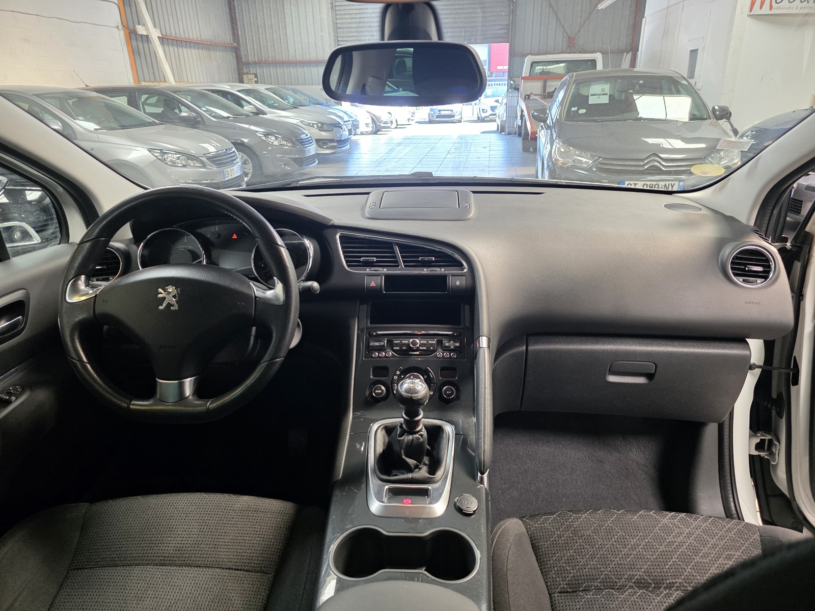 
                                                Voiture
                                                 PEUGEOT 3008 - 1.6 Blue-HDi 120 CV STYLE - 6 CV