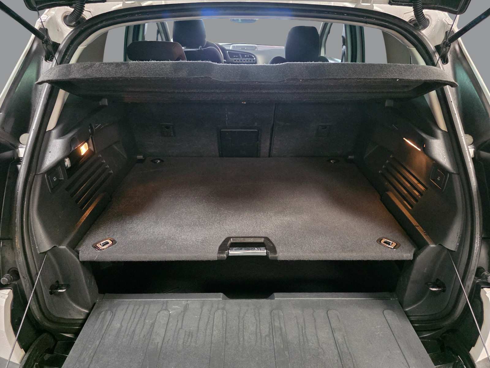 
                                                Voiture
                                                 PEUGEOT 3008 - 1.6 HDi 110 CV ALLURE - 6 CV