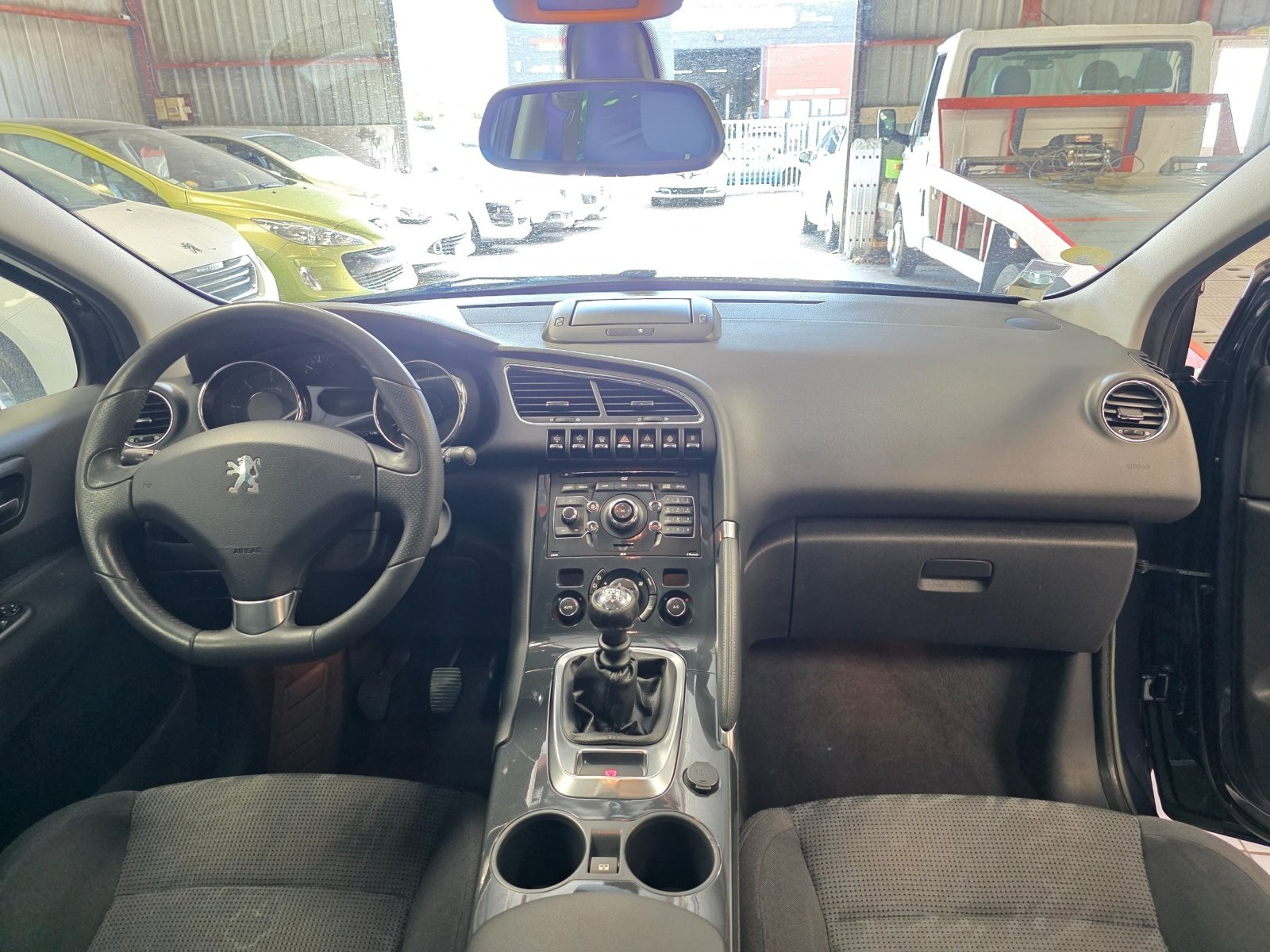 
                                                Voiture
                                                 PEUGEOT 3008 - 1.6 HDi 110 CV ALLURE - 6 CV