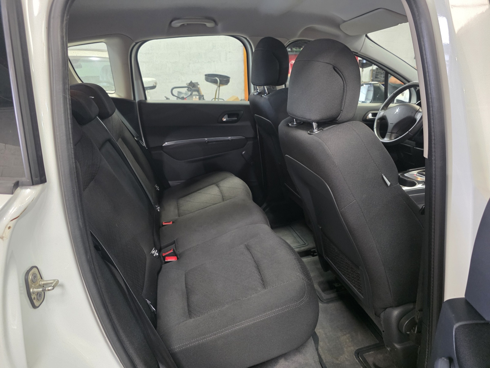 
                                                Voiture
                                                 PEUGEOT 3008 - 1.6 HDi 110 CV BUSINESS - 6 CV