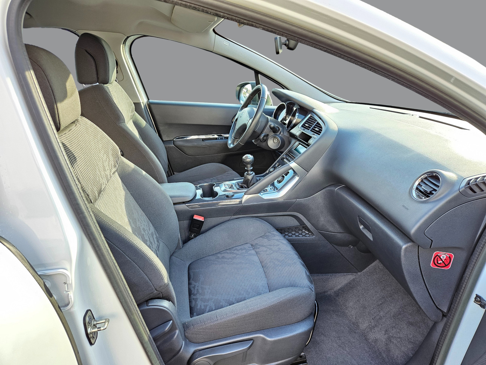 
                                                Voiture
                                                 Peugeot 3008 - 1.6 hdi 110 cv premium - 6 cv