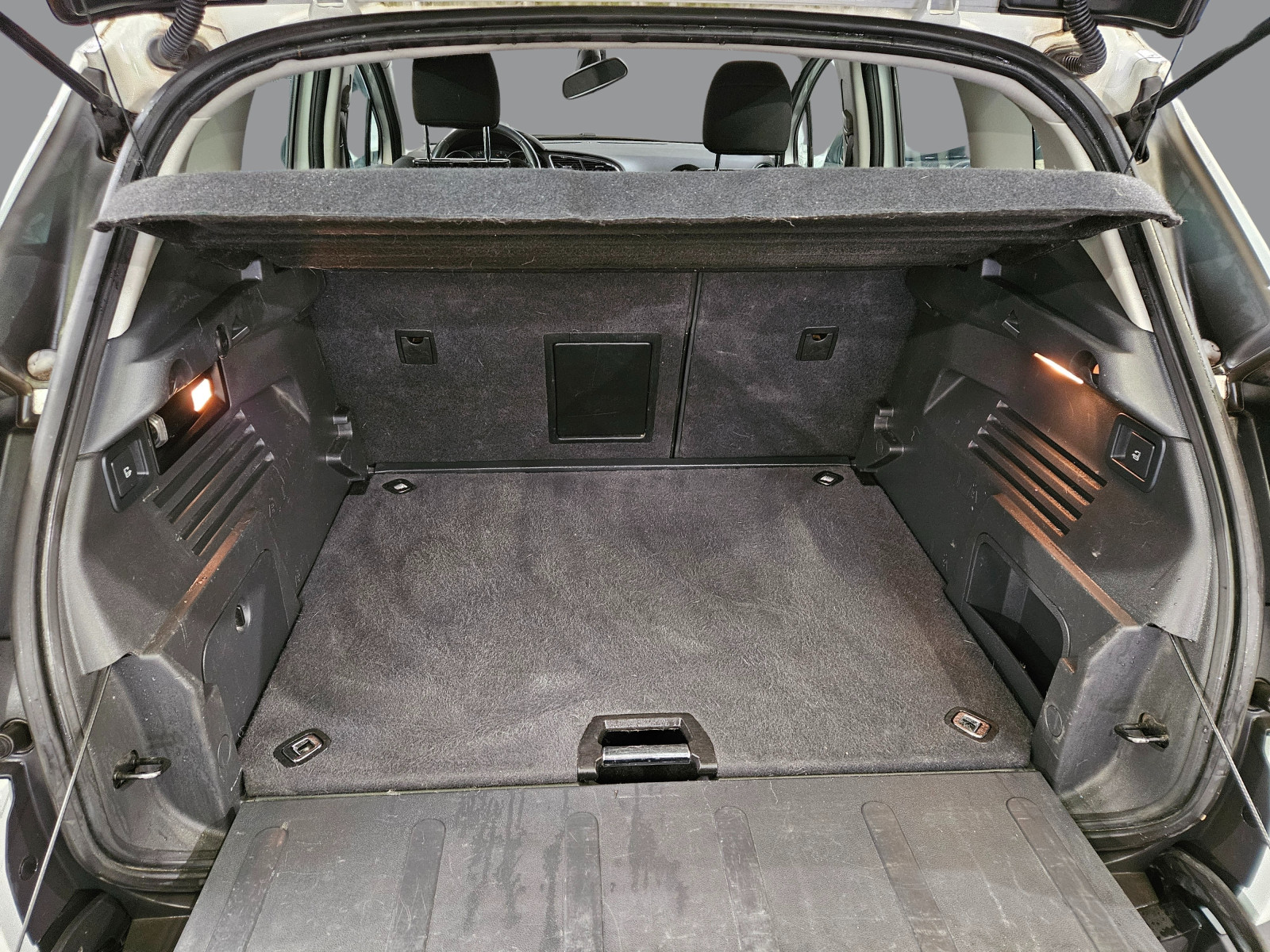 
                                                Voiture
                                                 Peugeot 3008 - 1.6 hdi 110 cv premium - 6 cv