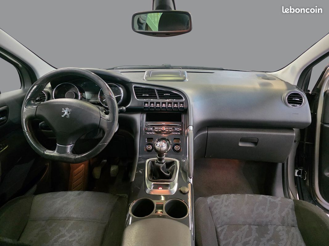 
                                                Voiture
                                                 PEUGEOT 3008 - 1.6 HDi 110 CV PREMIUM PACK - 6 CV