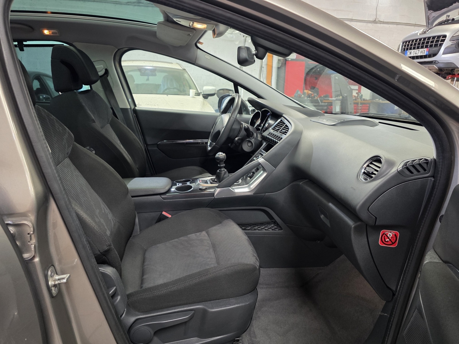 
                                                Voiture
                                                 PEUGEOT 3008 - 1.6 HDi 110 CV PREMIUM PACK - 6 CV