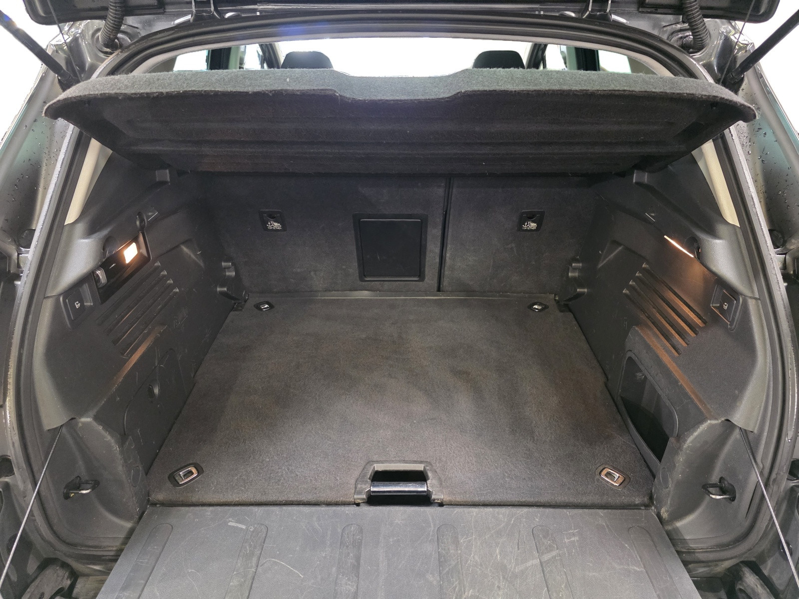 
                                                Voiture
                                                 PEUGEOT 3008 - 1.6 HDi 110 CV PREMIUM PACK