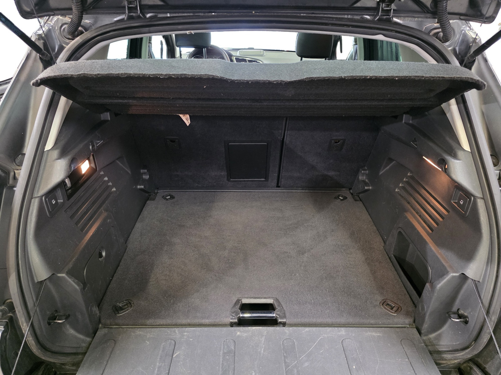 
                                                Voiture
                                                 PEUGEOT 3008 - 1.6 HDi 115 CV ALLURE - 6 CV