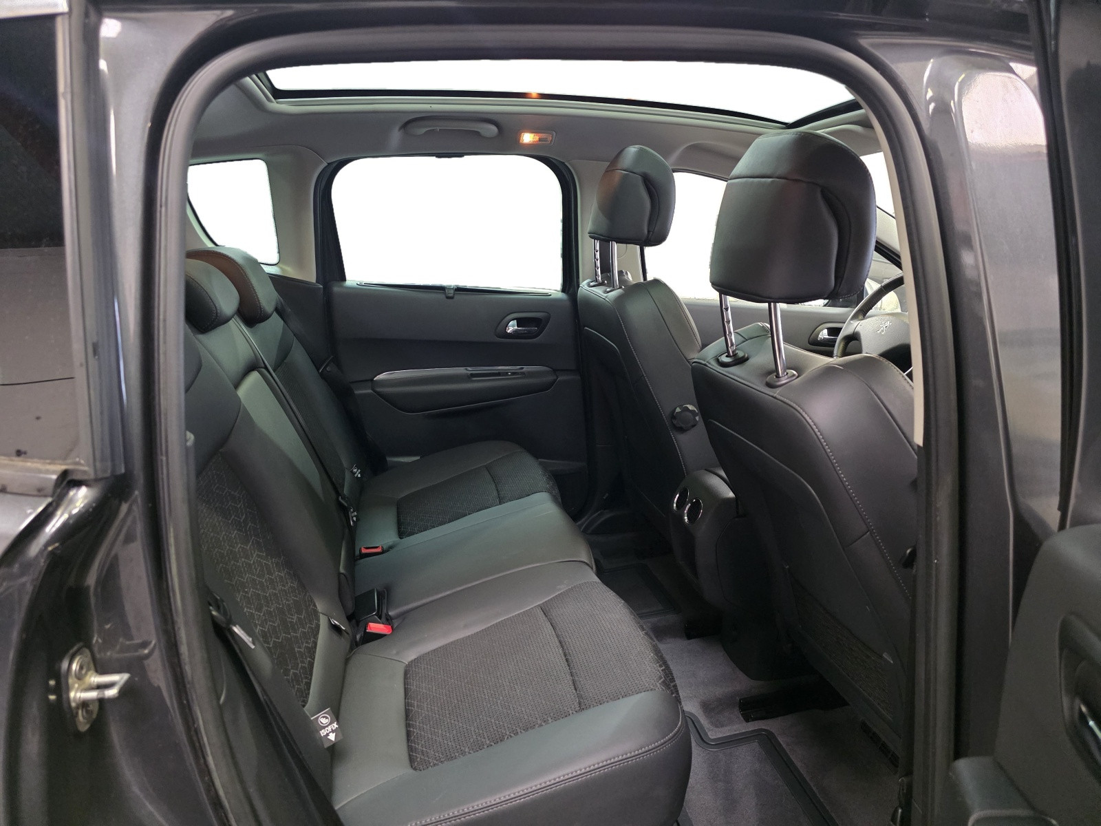 
                                                Voiture
                                                 PEUGEOT 3008 - 1.6 HDi 115 CV ALLURE - 6 CV