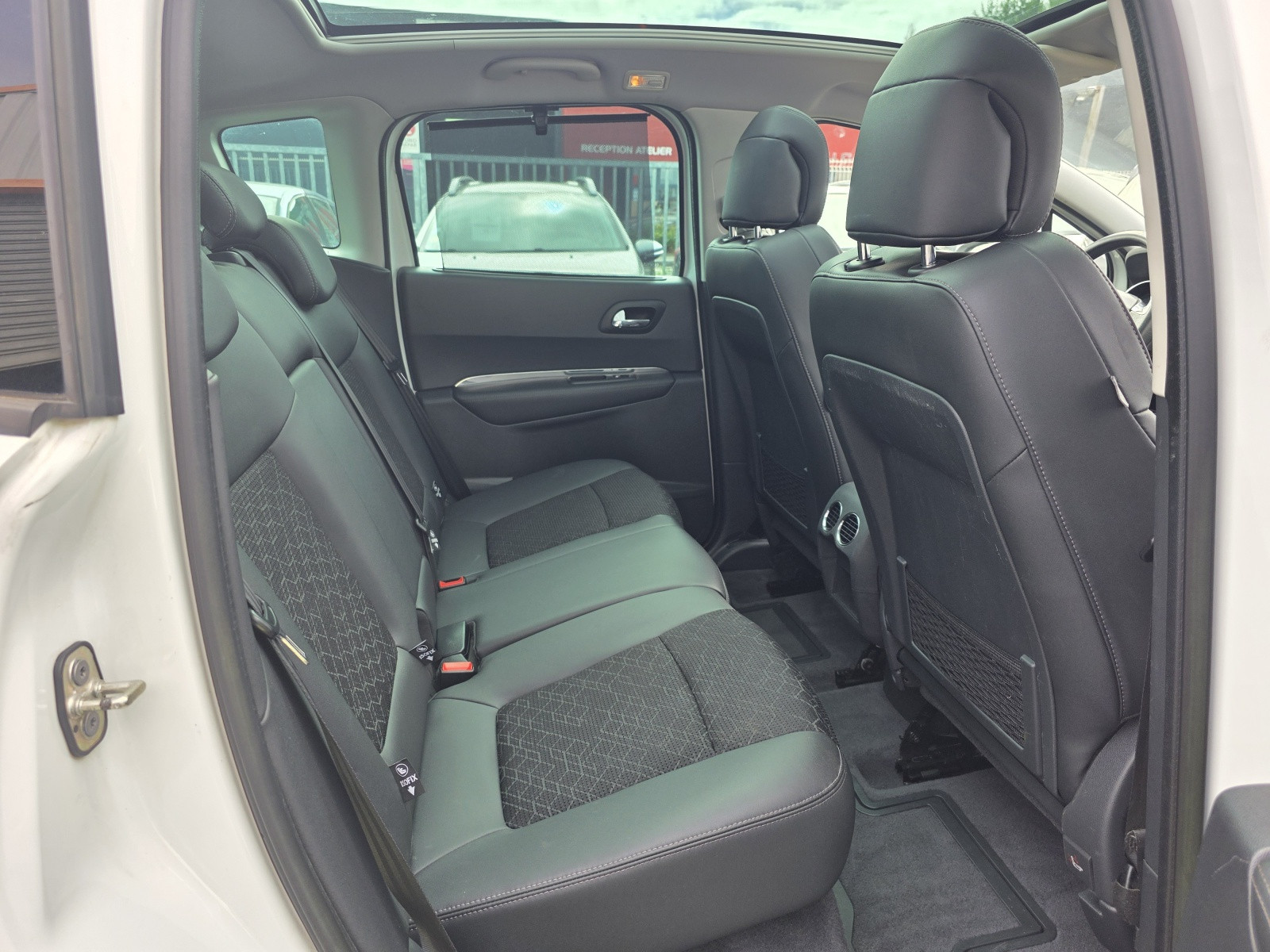 
                                                Voiture
                                                 PEUGEOT 3008 - 1.6 HDi 115 CV ALLURE - 6 CV