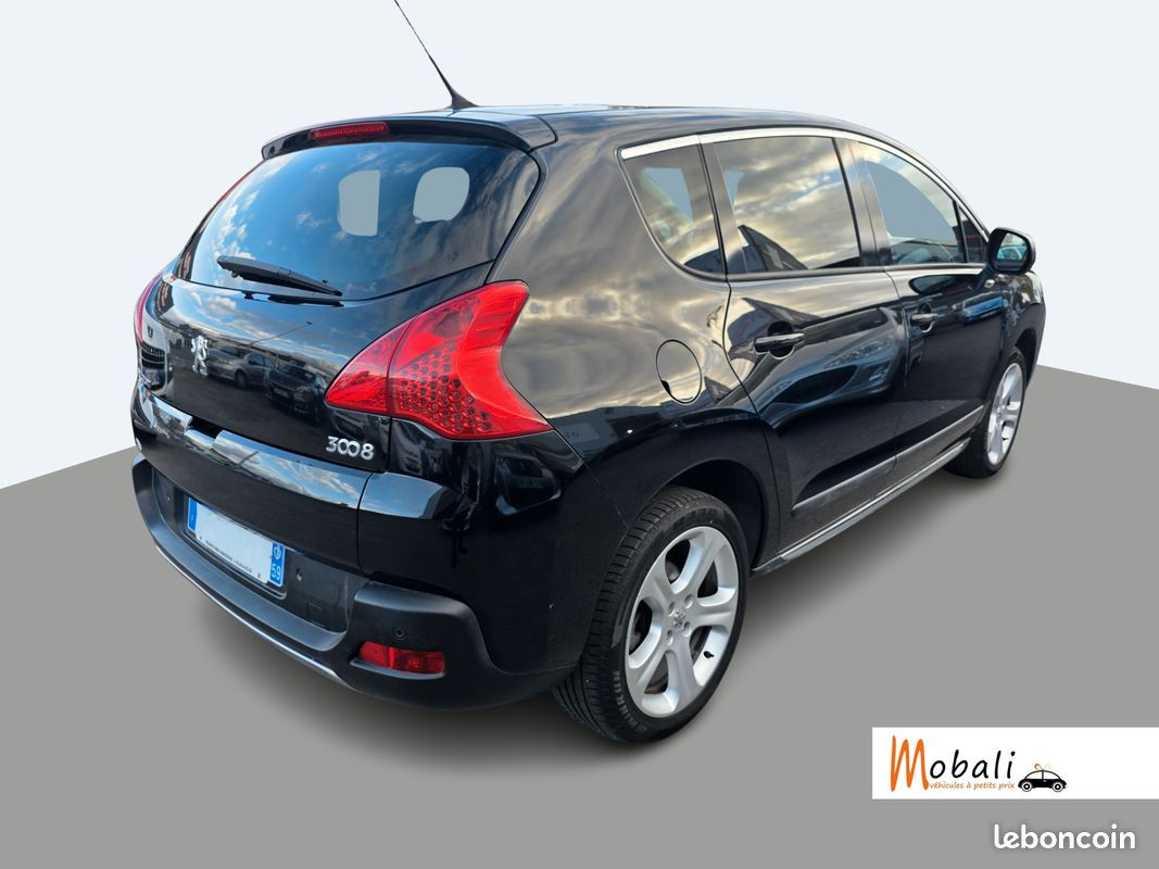 
                                                Voiture
                                                 PEUGEOT 3008 - 1.6 HDi 115 CV ALLURE