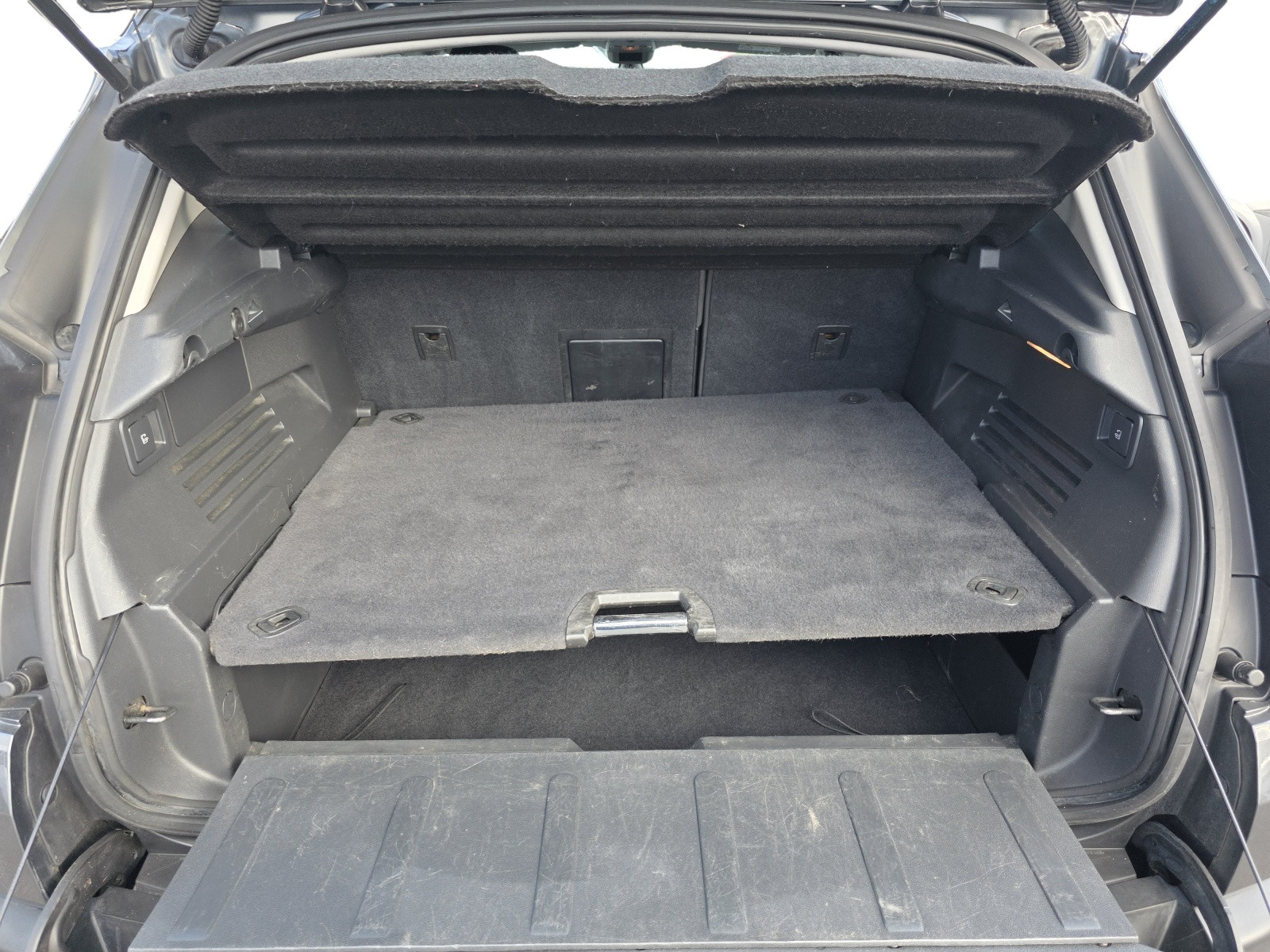 
                                                Voiture
                                                 PEUGEOT 3008 - 1.6 HDi 115 CV STYLE - 6 CV