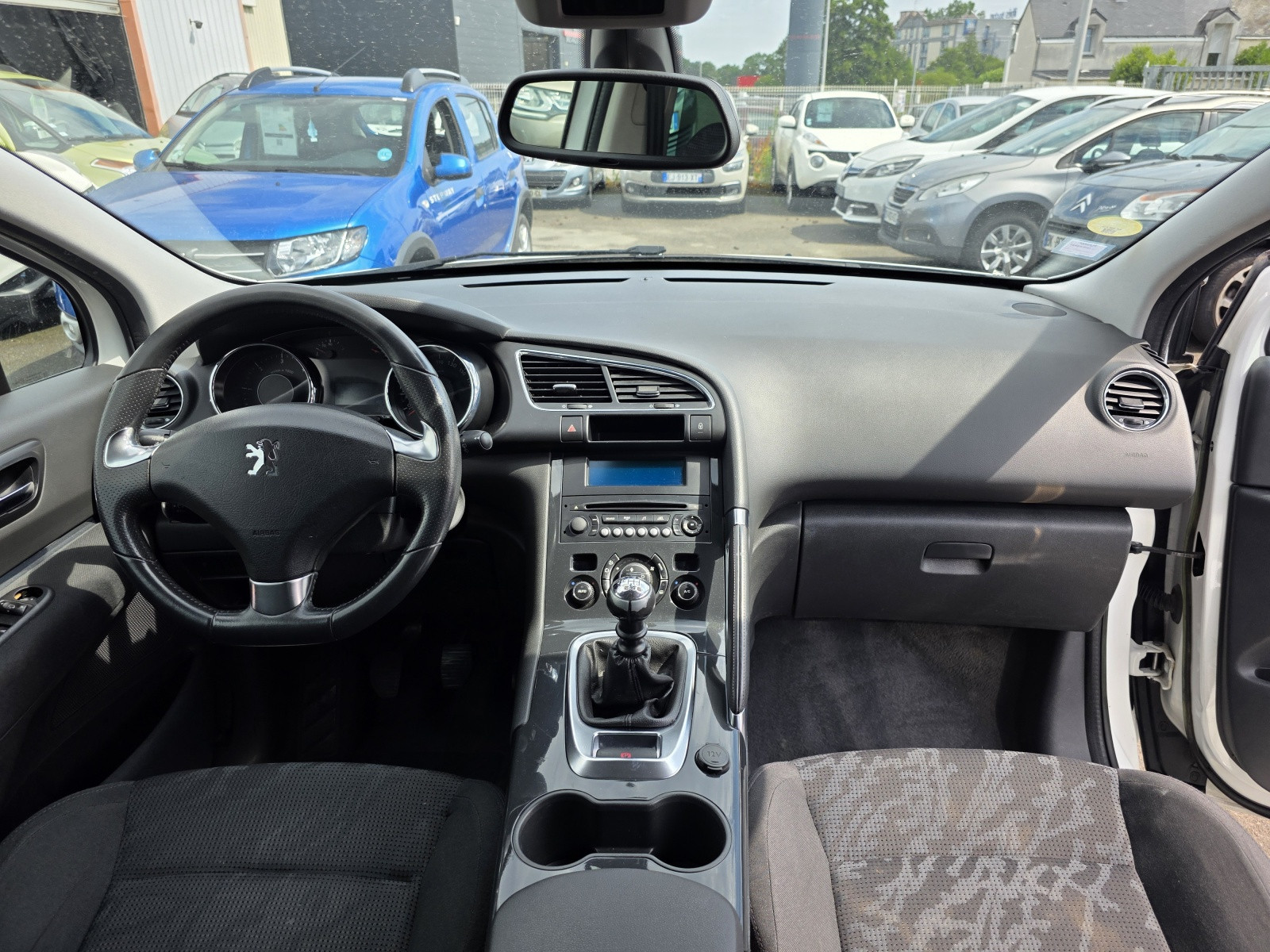 
                                                Voiture
                                                 PEUGEOT 3008 - 1.6 HDi 115 CV STYLE - 6 CV