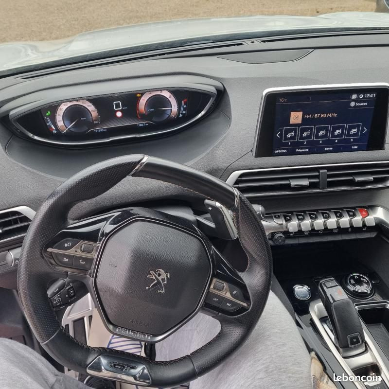 
                                                Voiture
                                                 Peugeot 3008 2.0 BLUE HDI II 177 cv Boîte auto