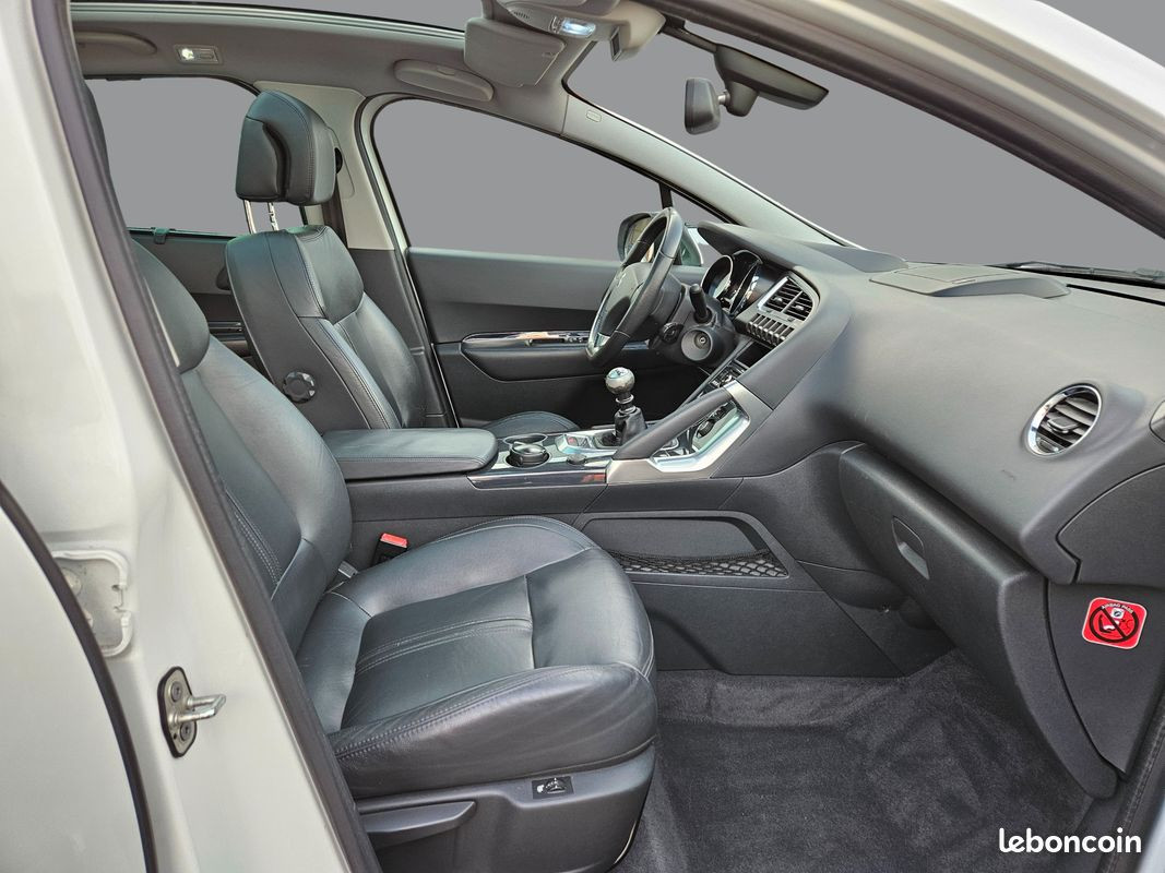 
                                                Voiture
                                                 PEUGEOT 3008 - 2.0 HDi 150 CV FELINE - 8 CV