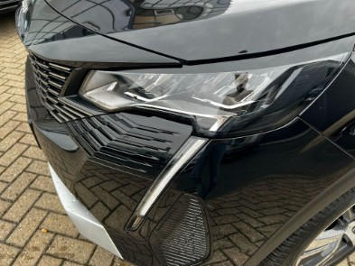 
                                                Voiture
                                                 Peugeot 3008 Hybride 225e