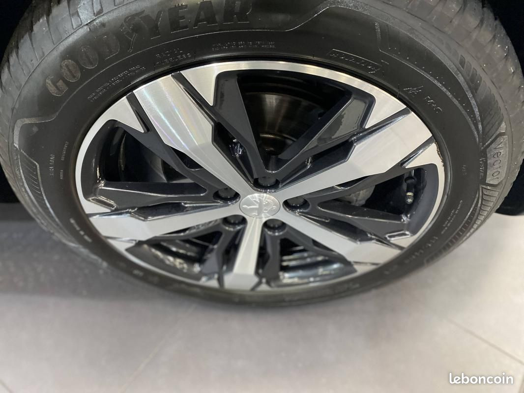 
                                                Voiture
                                                 Peugeot 3008 II ALLURE PACK EAT8 130 CV HDI /CAMERA 360 APPLECARPLAY GPS GARANTIE CONSTRUCTEUR /T...