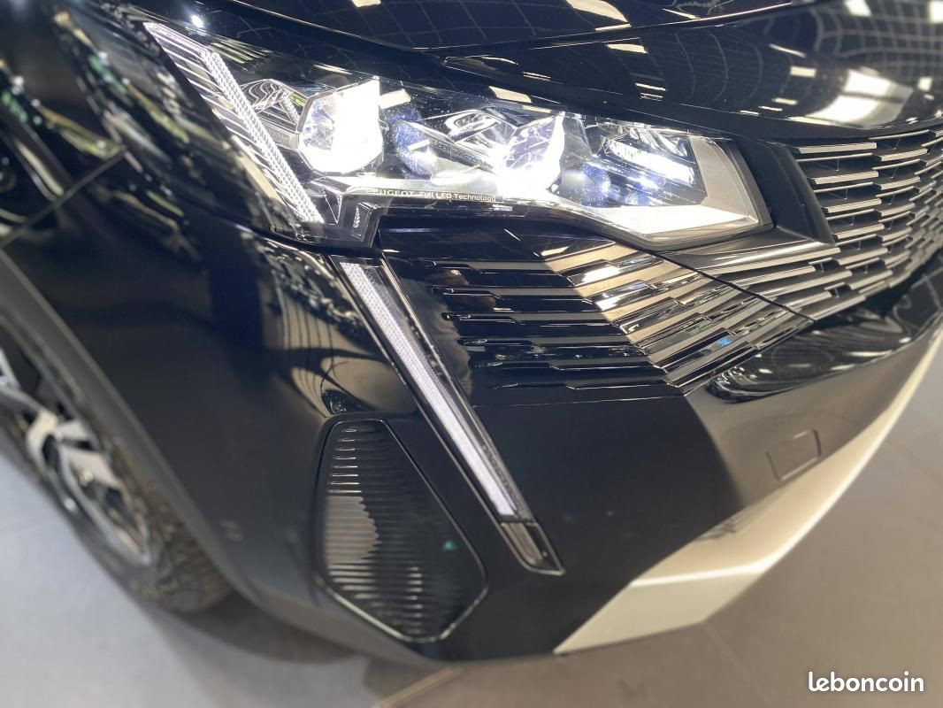 
                                                Voiture
                                                 Peugeot 3008 II GT