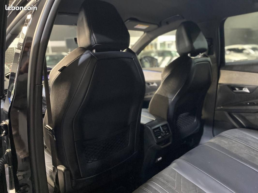 
                                                Voiture
                                                 Peugeot 3008 II GT