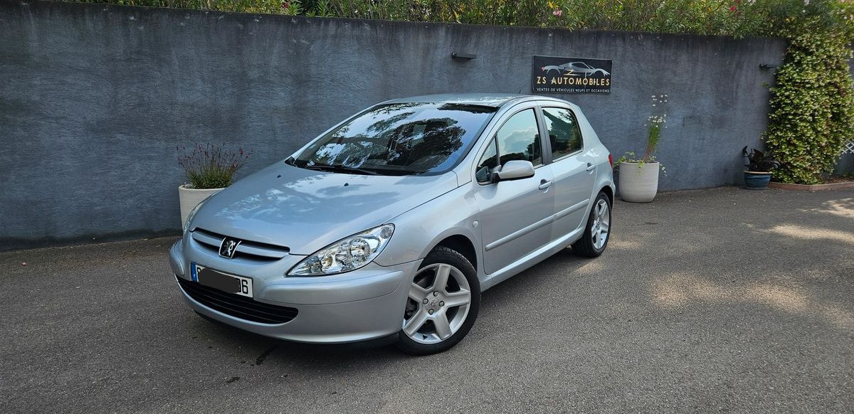 
                                                Voiture
                                                 Peugeot 307 2.0 XSI Boite Auto 136ch