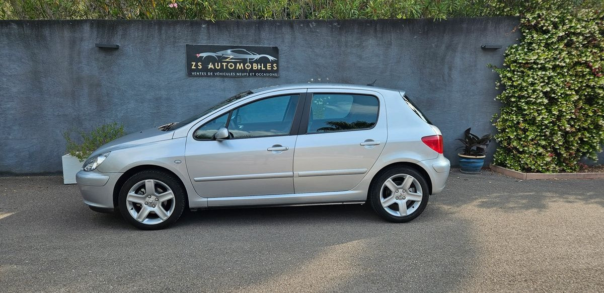 
                                                Voiture
                                                 Peugeot 307 2.0 XSI Boite Auto 136ch