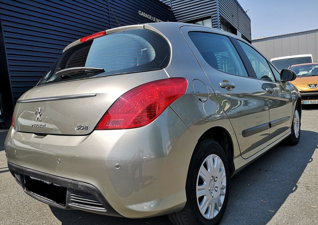 
                                                Voiture
                                                 Peugeot 308 1.4 VTI 16V