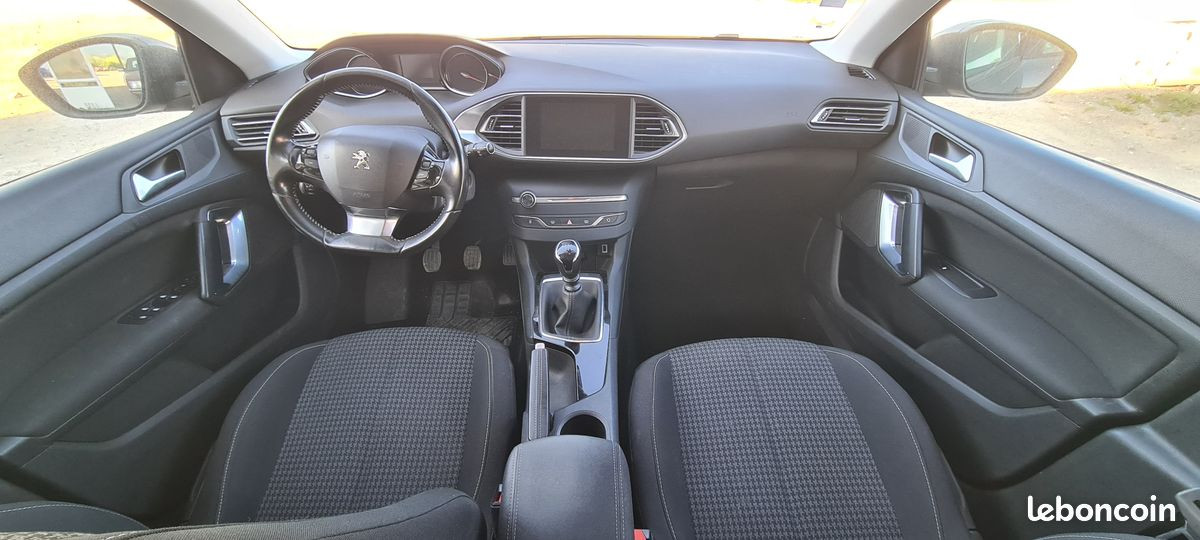 
                                                Voiture
                                                 Peugeot 308 1.5 bhdi 100 ch active business