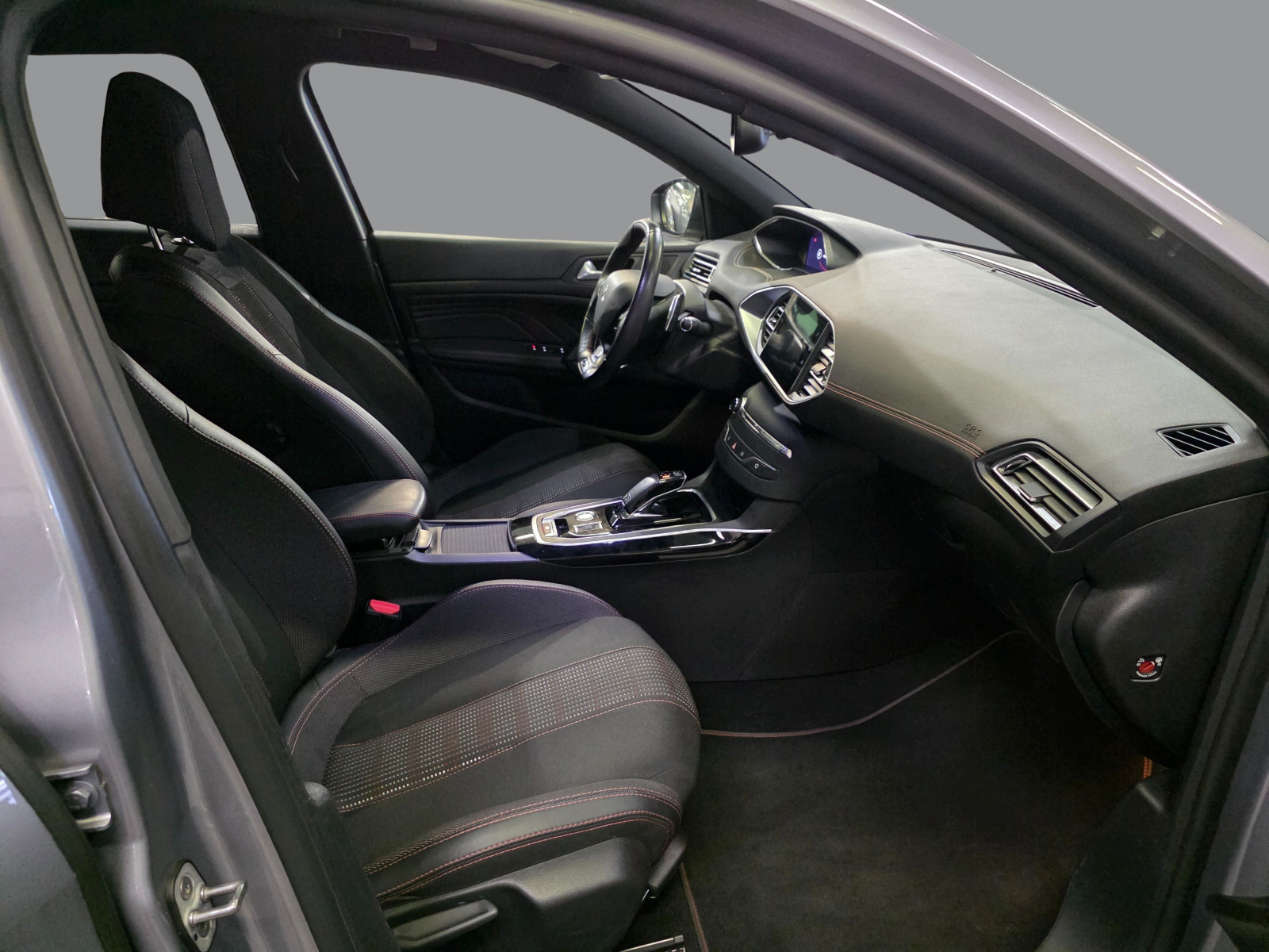 
                                                Voiture
                                                 PEUGEOT 308 - 1.5 Blue-HDi 130 CV GT BA