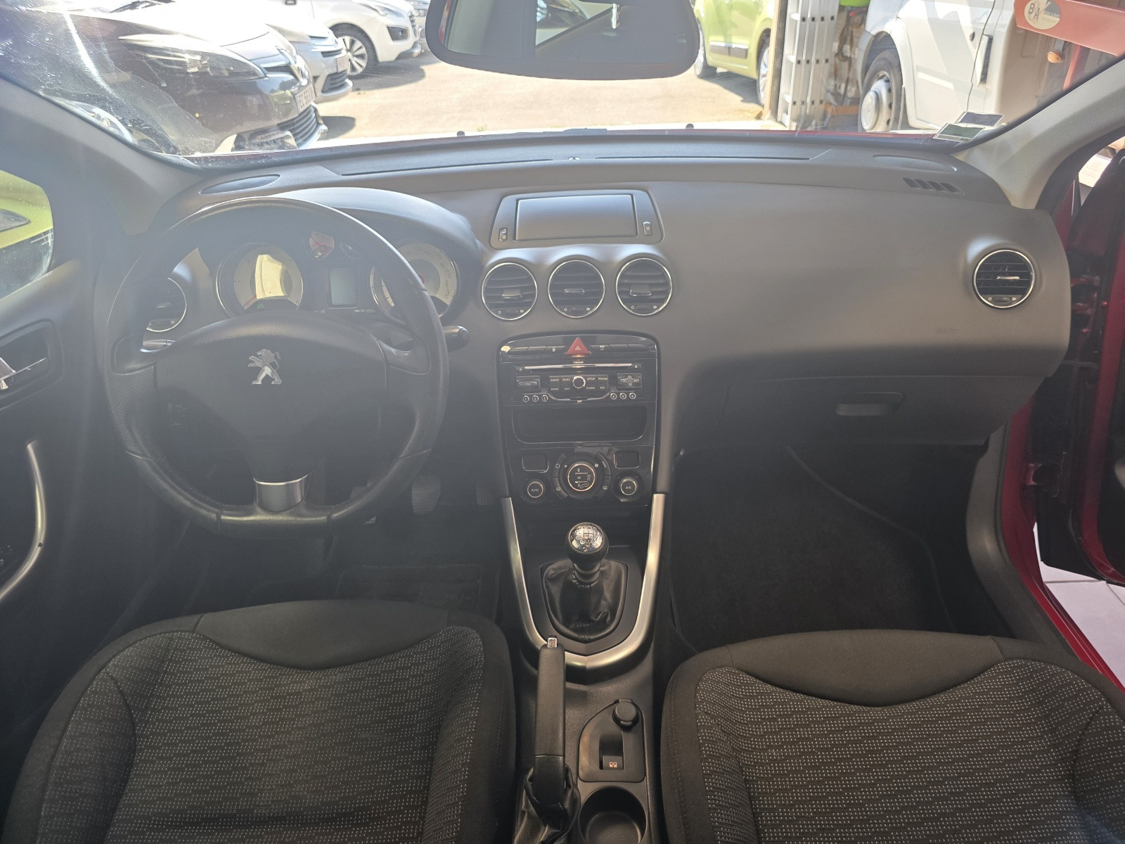 
                                                Voiture
                                                 PEUGEOT 308 - 1.6 HDi 110 CV ALLURE - 6 CV