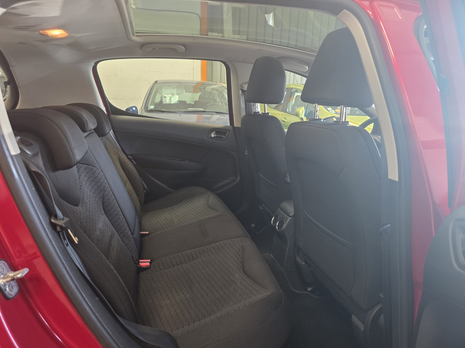 
                                                Voiture
                                                 PEUGEOT 308 - 1.6 HDi 110 CV ALLURE - 6 CV