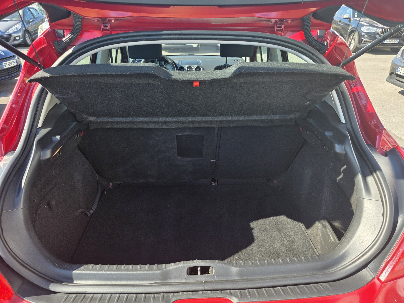 
                                                Voiture
                                                 PEUGEOT 308 - 1.6 HDi 110 CV ALLURE - 6 CV